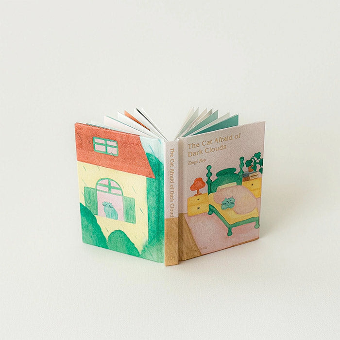 The Cat Afraid of Dark Clouds - Eunji Ryu – 50 Watts Books